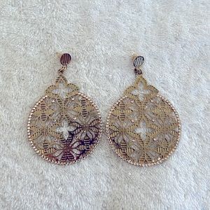 Gold plated round earrings